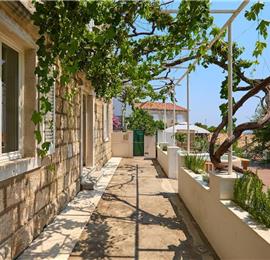 2-Bedroom Sea view Apartment with jacuzzi and Dubrovnik old town views, Sleeps 4